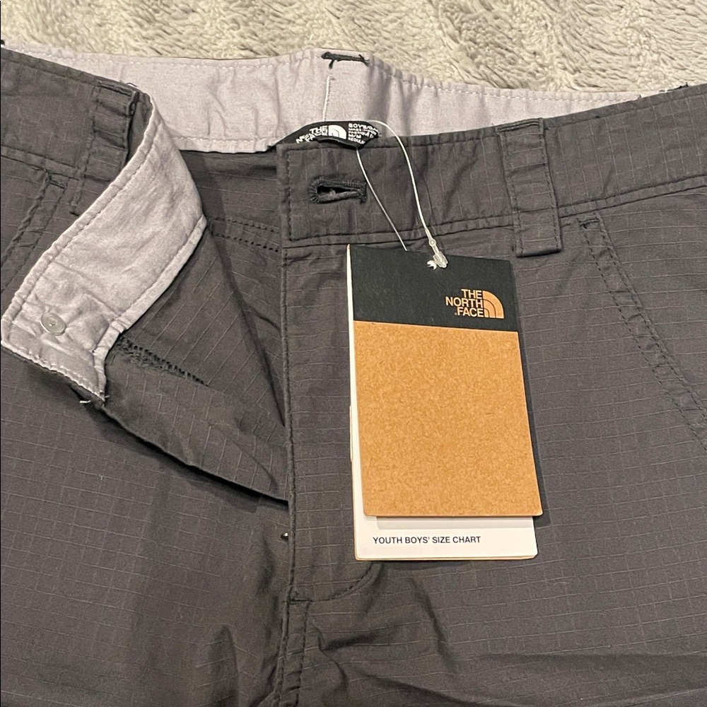 The North Face Youth M Shorts NWT - Picture 3 of 4
